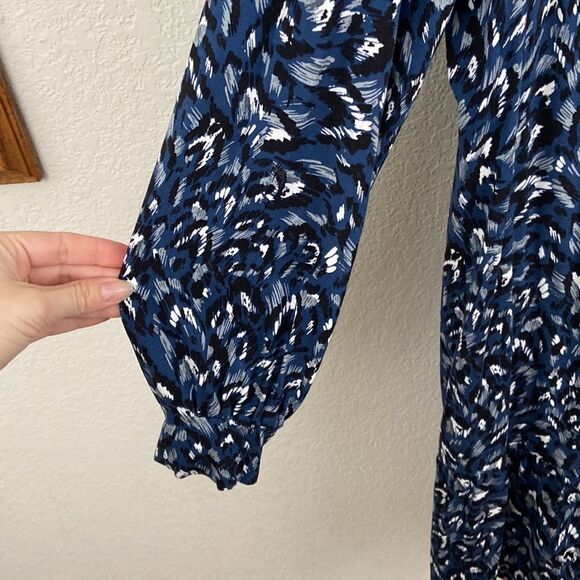 Loft Blue Patterned Women's Flowy Dress size Medium - Picture 3 of 7